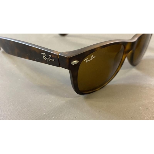 9598 - RAY-BAN SUNGLASSES RB2132 NEW WAYFARER INCL. CASE