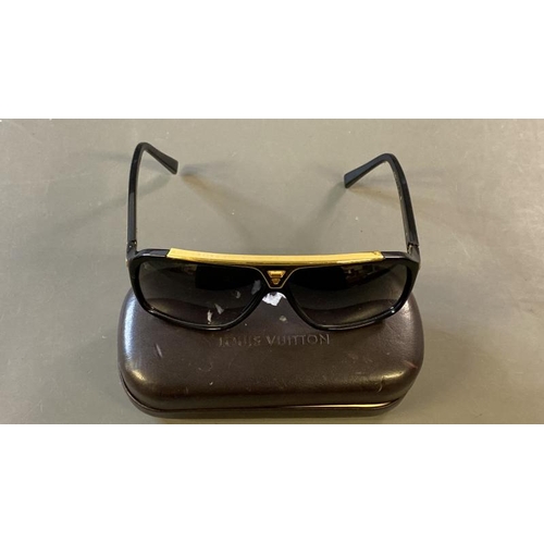 9601 - LOUIS VUITTON Z0350W SUNGLASSES INCL. CASE