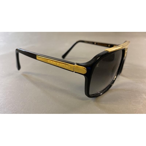 9601 - LOUIS VUITTON Z0350W SUNGLASSES INCL. CASE