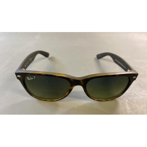 9602 - RAY-BAN RB2132 NEW WAYFARER SUNGLASSES