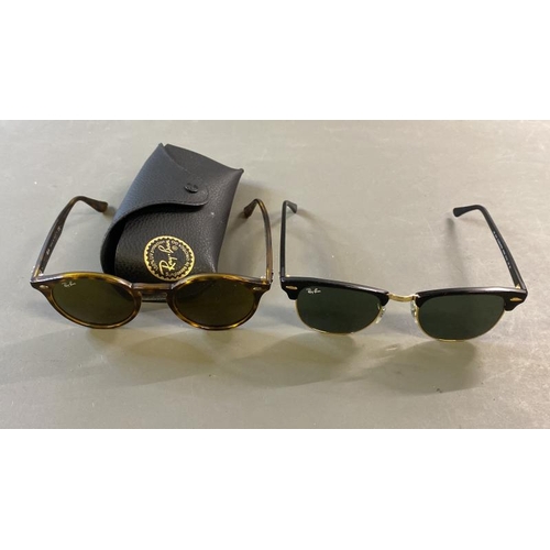 9617 - X2 SUNGLASSES INCL. RAY-BAN RB3016 CLUBMASTER AND RB2180 INCL. CASE