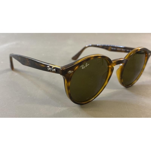 9617 - X2 SUNGLASSES INCL. RAY-BAN RB3016 CLUBMASTER AND RB2180 INCL. CASE