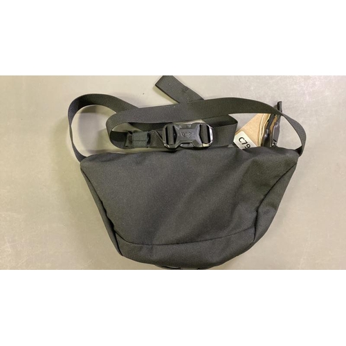 9625 - THE NORTH FACE BODY BAG