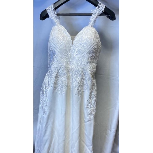 9635 - ESSENSE OF AUSTRALIA WEDDING DRESS SIZE UK/20