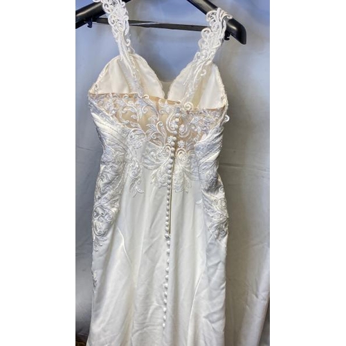 9635 - ESSENSE OF AUSTRALIA WEDDING DRESS SIZE UK/20