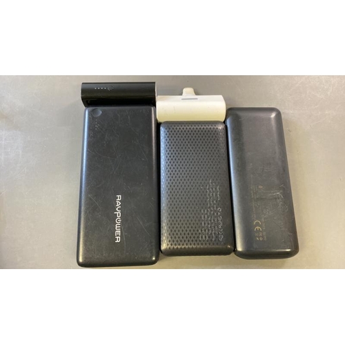 9654 - X5 POWER BANKS INCL. IWALK, RAVPOWER AND BELKIN