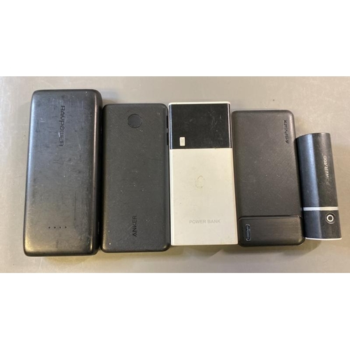 9709 - X5 POWER BANKS INCL. ANKER, ASPERX AND RAVPOWER