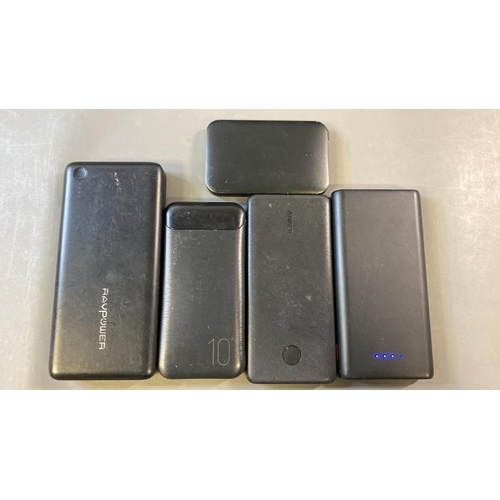 9710 - X5 POWER BANKS INCL. TINDON, ANKER AND RAVPOWER