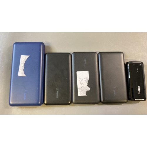 9712 - X5 POWER BANKS INCL. BELKIN AND ANKER