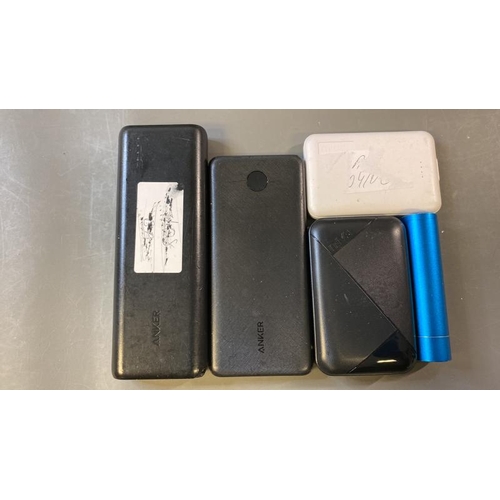 9714 - X5 POWER BANKS INCL. ANKER, MIADY AND EAFU