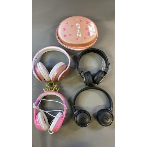 9726 - X4 HEADPHONES INCL. ZIHNIO AND JBL