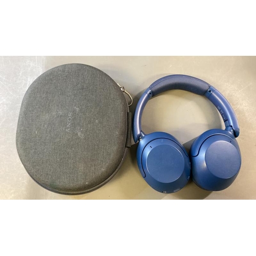 9740 - 5X SONY HEADPHONES MODEL YY2951