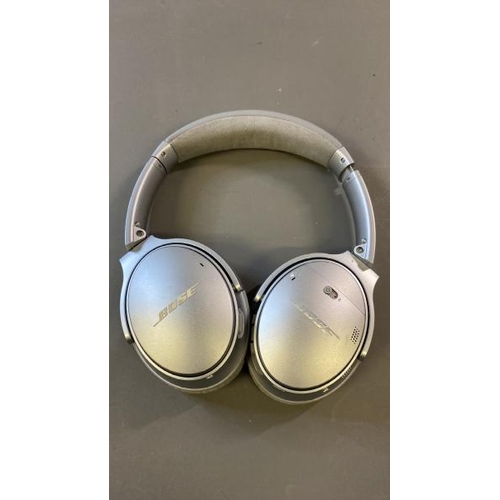 9741 - 1 X BOSE HEADPHONES MODEL 425948 / A2