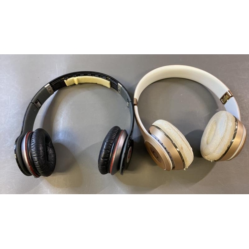 9742 - 5X X2 APPLE BEATS HEADPHONES INCL. A1796 AND BEATS BY DR. DRE