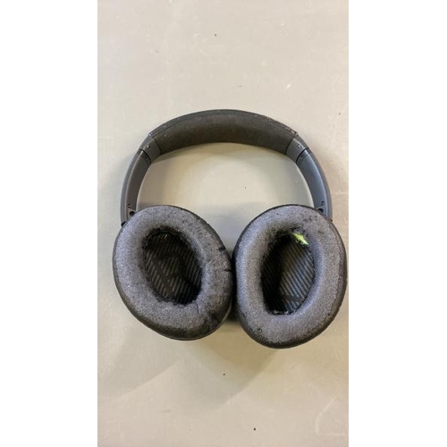 9743 - X1 BOSE HEADPHONES MODEL 419811 / A2