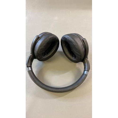 9744 - 5X SENNHEISER HEADPHONES MODEL HD440