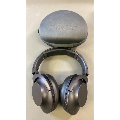 9748 - 6X SONY HEADPHONES MODEL MDR-100ABN