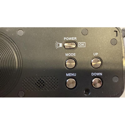 9844 - DIGITAL VIDEO CAMERA MODEL HDV-301STRM