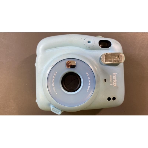 9845 - FUJIFILM INSTAX MINI 11 CAMERA