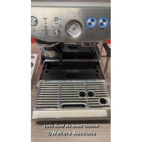 9032 - SAGE BARISTA EXPRESS BES875BSS PUMP COFFEE MACHINE, POWERS UP, SIGNS OF USE