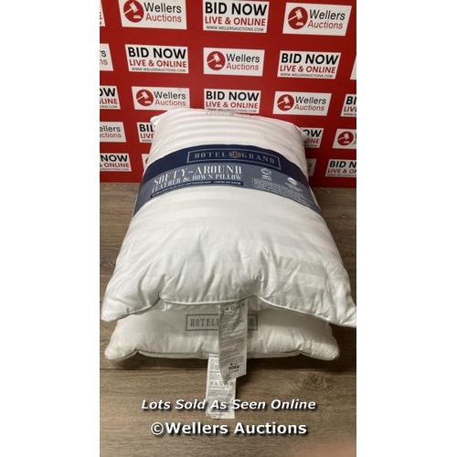 9066 - HOTEL GRAND DOWN ROLL PILLOWS / SIGNS OF USE