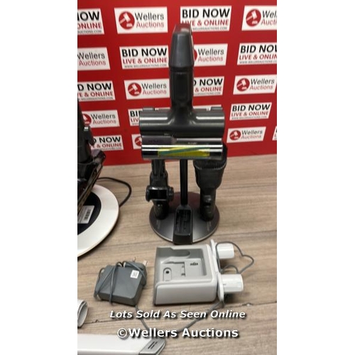 9121 - SAMSUNG BESPOKE JET PET VACUUM / POWERS UP, SIGNS OF USE / DAMAGE TO HANDLE