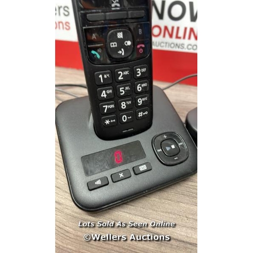 9445 - PANASONIC KX-TGH720E TRIPLE DECT PHONE / POWERS UP/  MINIMAL SIGNS OF USE  / T57