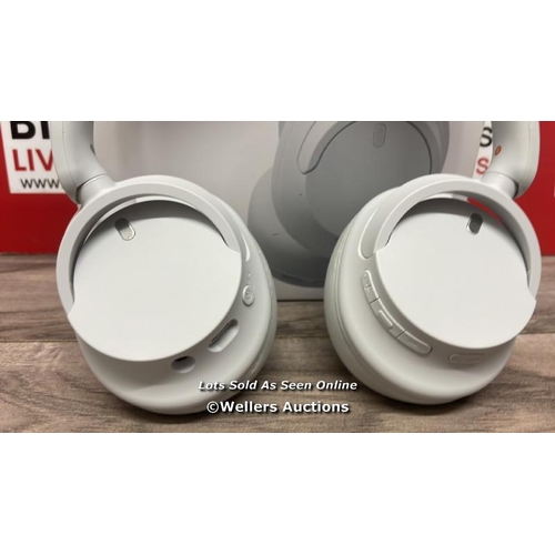 9484 - SONY WHCH720NW NOISE CANCELLING OVEREAR HEADPHONES IN WHITE / POWERS UP / CONNECTS TO BLUETOOTH AND ... 