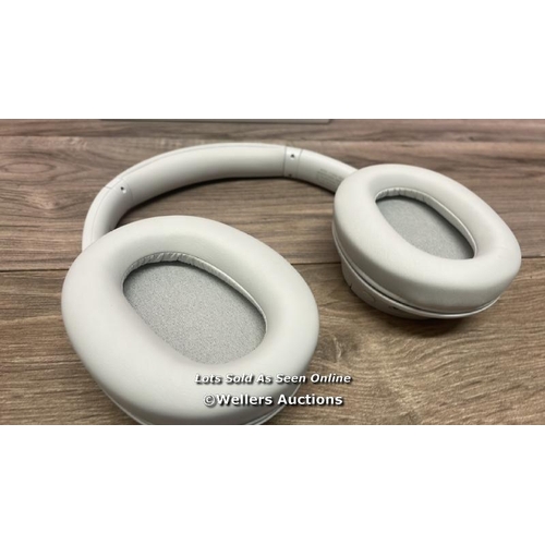 9484 - SONY WHCH720NW NOISE CANCELLING OVEREAR HEADPHONES IN WHITE / POWERS UP / CONNECTS TO BLUETOOTH AND ... 