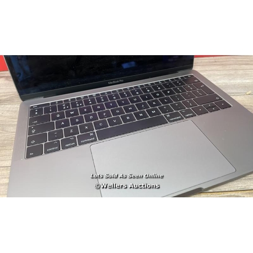 9571 - APPLE MACBOOK PRO 13'' (2017) / A1708 / 512GB SSD / 16GB RAM / INTEL CORE I7 CPU @ 2.5GHZ / SERIAL: ... 