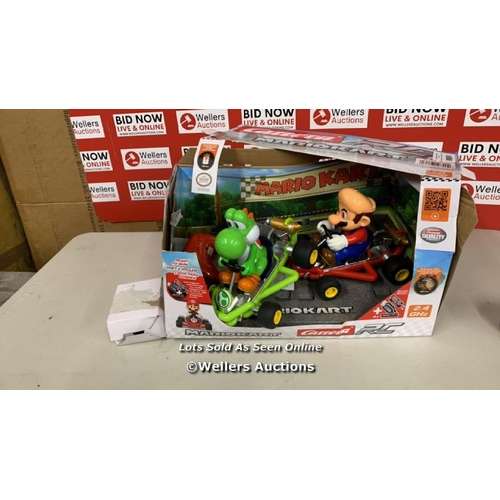 2147 - CARRERA MARIO KART & YOSHI PIPE KART RC TWINPACK / SIGNS OF USE, NOT FULLY TESTED  / A13