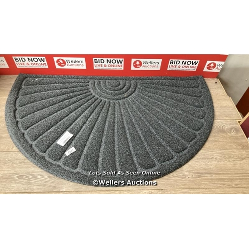 2253 - APACHE MILLS HALF MOON OUTDOOR MAT / MINIMAL SIGNS OF USE  / A2