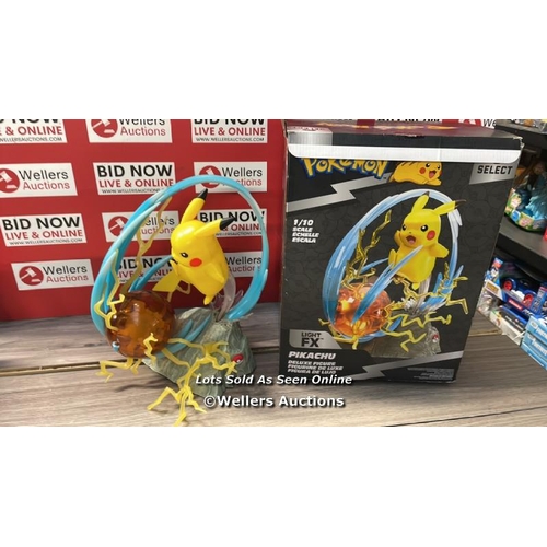 3032 - POKEMON LIGHT FX PIKACHU DELUXE FIGURE / AS FOUND  / G81