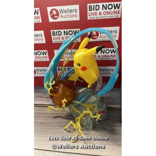 3032 - POKEMON LIGHT FX PIKACHU DELUXE FIGURE / AS FOUND  / G81