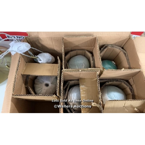 3159 - JOHN LEWIS + MATTHEW WILLIAMSON PLANET 5 PENDANT CLUSTER CEILING LIGHT, GREEN / UNTESTED/ SIGNS OF U... 