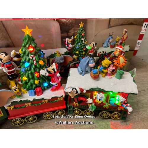 6130 - DISNEY HOLIDAY TRAIN / FRONT PART DOESN'T LIGHT UP / POWERS UP / MINIMAL SIGNS OF USE / B14