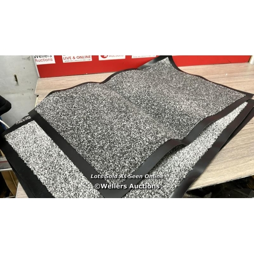 6330 - 4X WASHABLE INDOOR MATS (50X80CM) / APPEARS NEW / E65