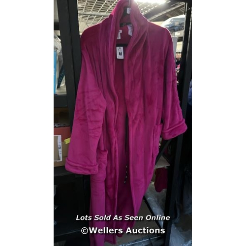 7519 - LADIES NEW DKNY ROBE / M