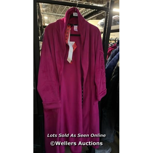 7520 - LADIES NEW DKNY ROBE / M