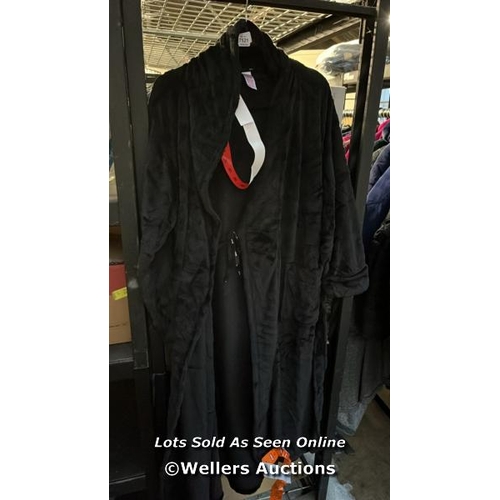 7521 - LADIES NEW DKNY ROBE / M