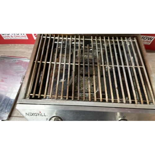 113 - NEXGRILL STAINLESS STEEL 2 BURNER BBQ / SIGNS OF USE / P11