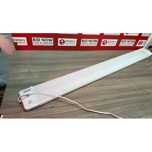 254 - FEIT SLIM 4FT (1.2M) LED SHOP LIGHT WITH PIR MOTION DETECTION / NO POWER / SIGNS OF USE / D40