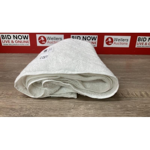 272 - GRANDEUR 100% HYGRO COTTON BATH TOWEL, WHITE / NEW   / D32