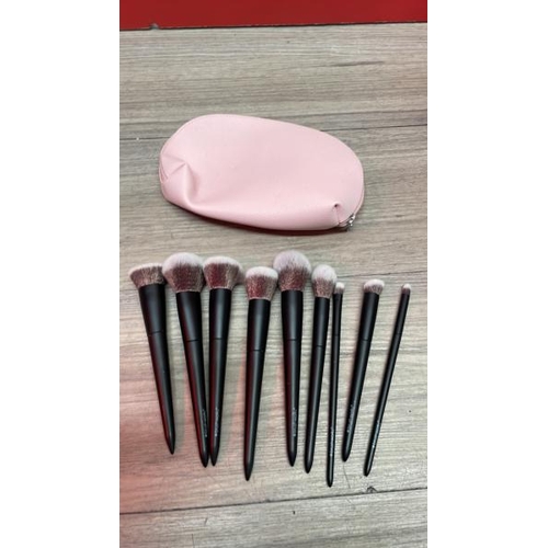 278 - BRUSHWORKS MAKE UP BRUSH & BAG SET, 12 BRUSHES & BAG / SEE IMAGES / MINIMAL SIGNS OF USE / D33