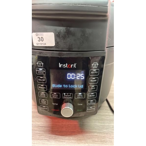 30 - INSTANT POT GOURMET CRISP ULTIMATE 13-IN-1 PRESSURE COOKER & AIR FRYER / 6.2L / POWERS UP / SIGNS OF... 