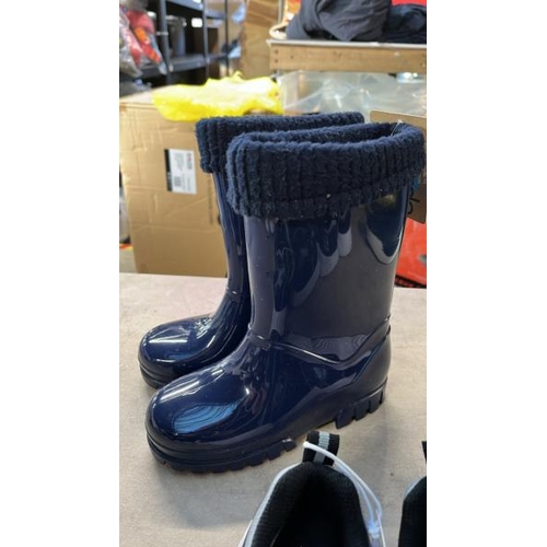 1341 - CHILDRENS NEW WITHOUT BOX TERM SOCK LINED WELLIES / 28-29