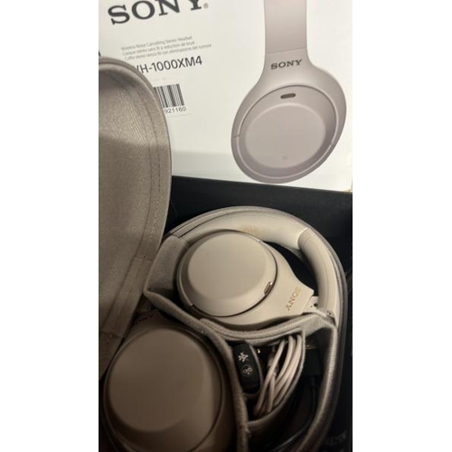 8247 - SONY WH-1000XM4 WIRELESS NOISE CANCELLING HEADPHONES / UNTESTED / E54