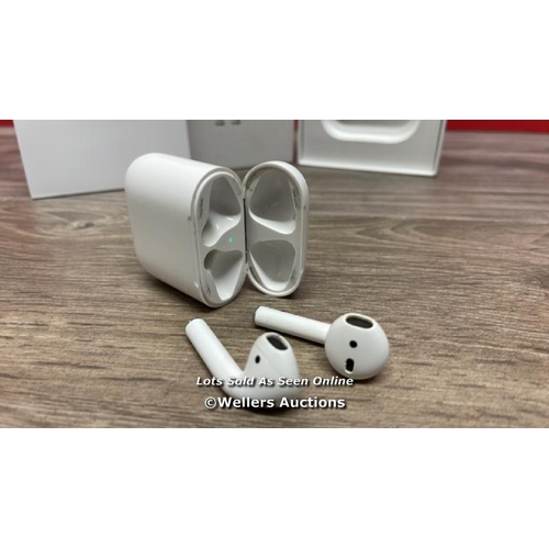 8438 - APPLE AIRPODS / 2ND GEN / WITH CHARGING CASE / MV7N2ZMA / POWERS UP / CONNECTS TO BLUETOOTH AND PLAY... 