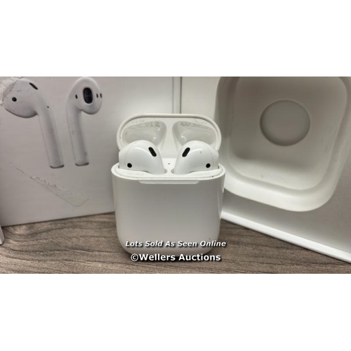 8441 - APPLE AIRPODS / 2ND GEN / WITH CHARGING CASE / MV7N2ZMA / POWERS UP / CONNECTS TO BLUETOOTH AND PLAY... 