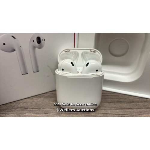 8442 - APPLE AIRPODS / 2ND GEN / WITH CHARGING CASE / MV7N2ZMA / POWERS UP / CONNECTS TO BLUETOOTH AND PLAY... 